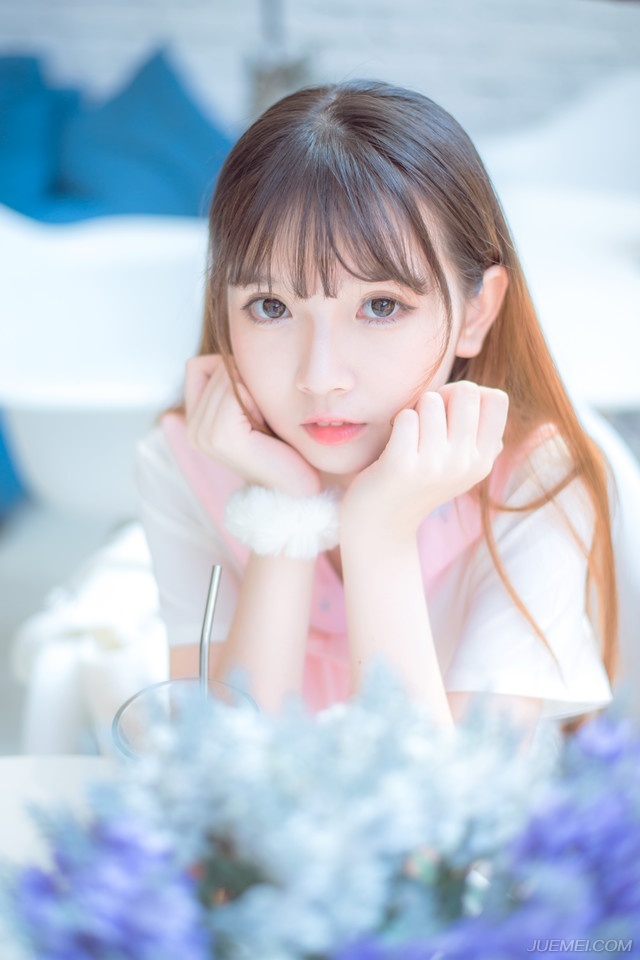 不要随便遇到一个人就对她掏心掏肺的，在你看来，她是朋友，在她看来，你是傻子。
